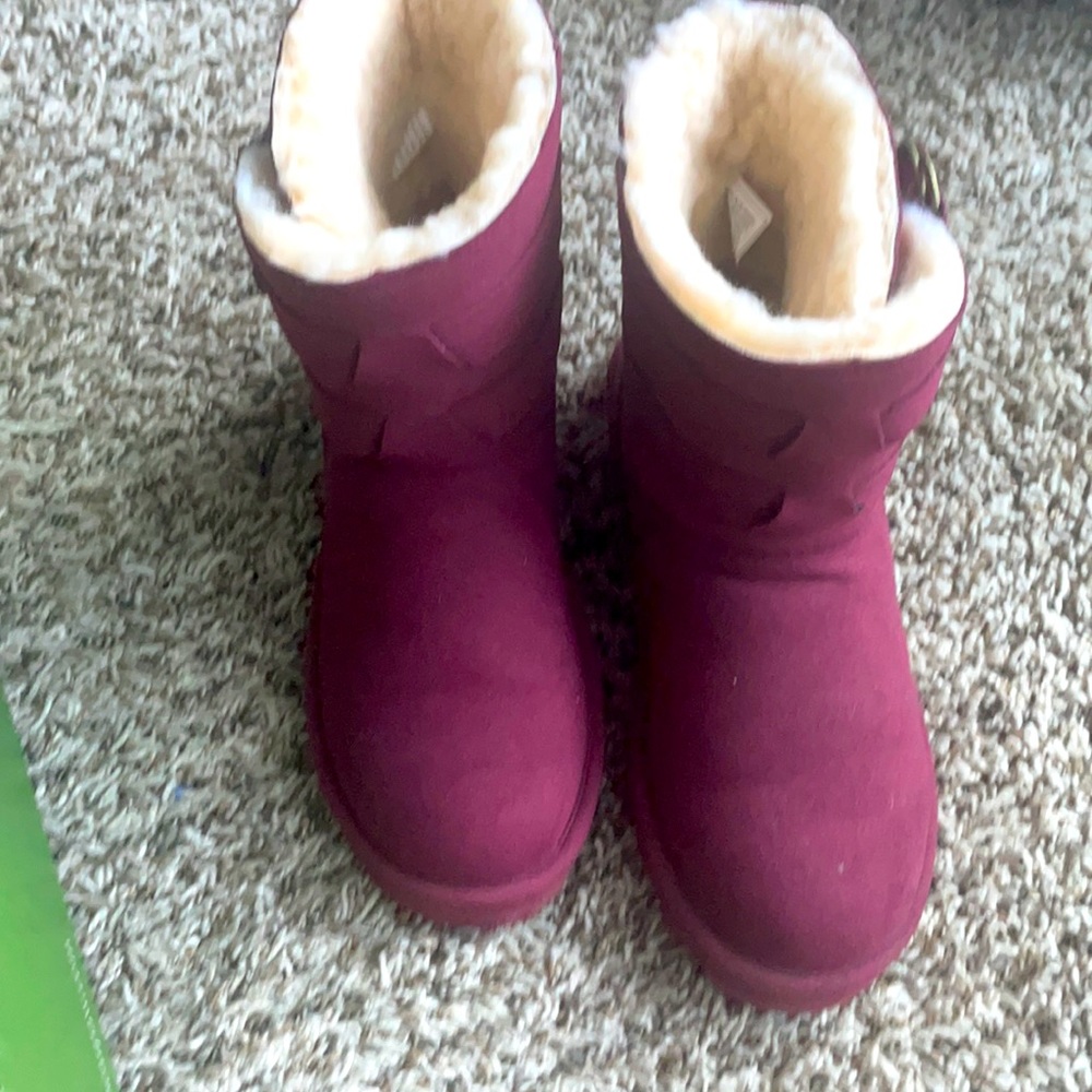 Bear Paw Aloe Vegan Beet color - size 8